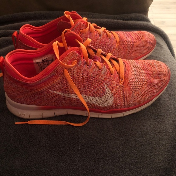 Nike Shoes - Women’s Nike tennis shoes Nike Shoes - Women’s Nike tennis shoes
